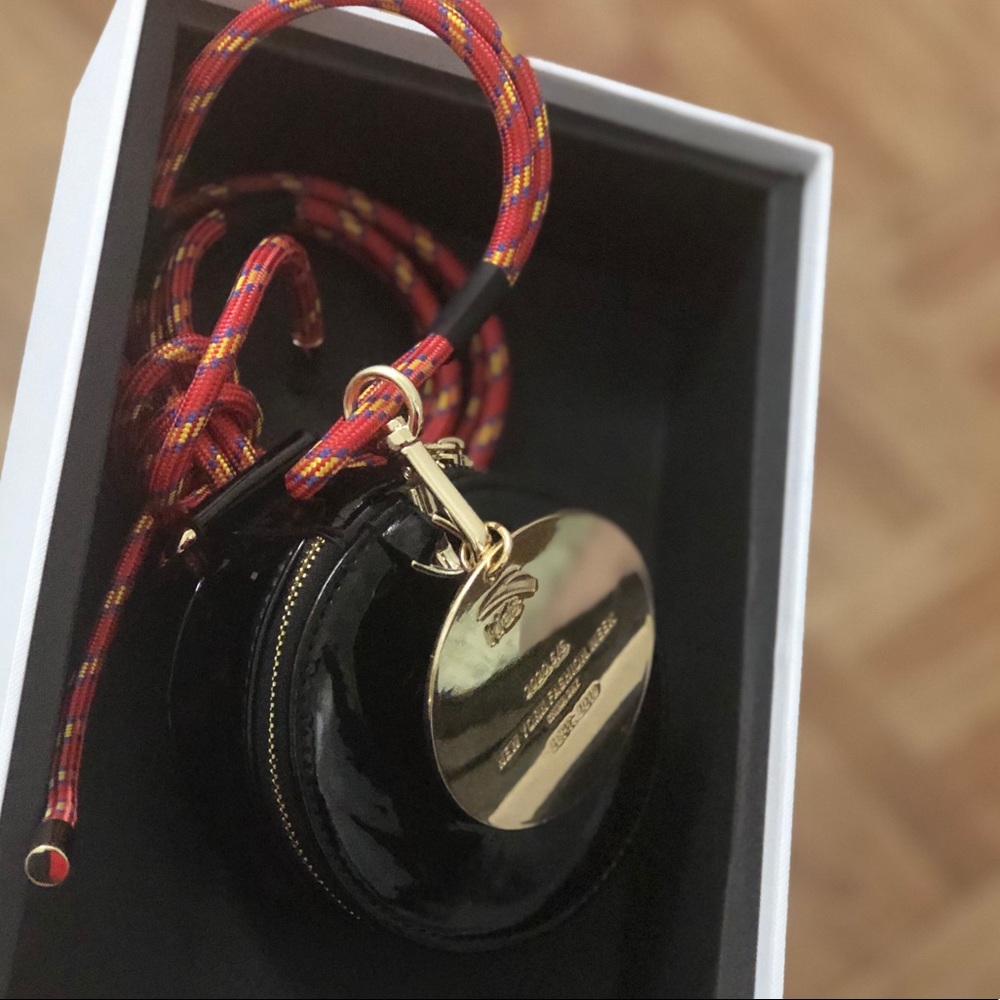 Exclusive medal bag from Nyfw kids anta brand - Picture 4 of 7